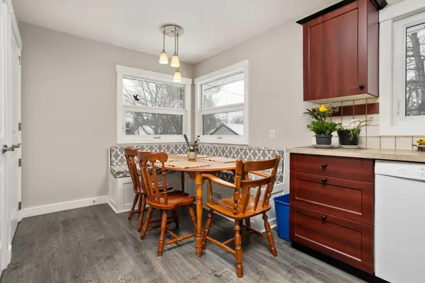 4712 45 ST, Camrose, AB T4V 1E2