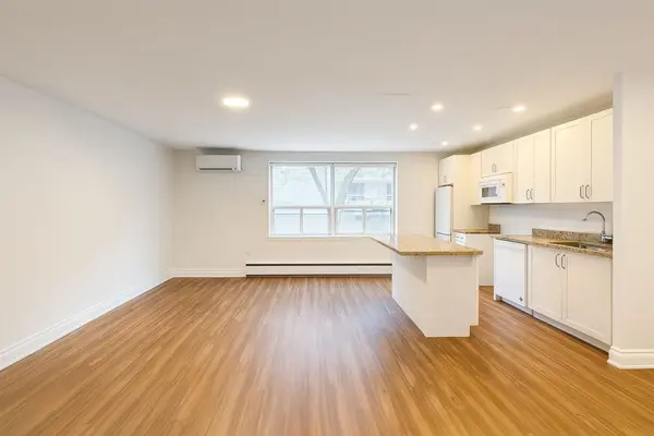 107 Redpath AVE #8, Toronto C10, ON M4S 2J9