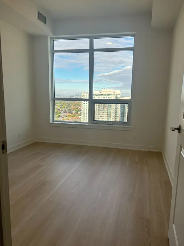 50 Upper Mall WAY #B-1706, Vaughan, ON L4J 0L8