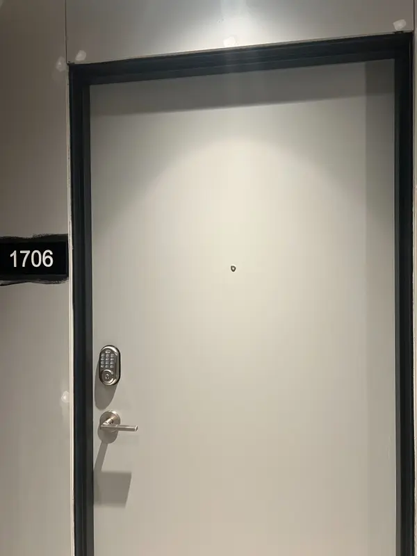 50 Upper Mall WAY #B-1706, Vaughan, ON L4J 0L8