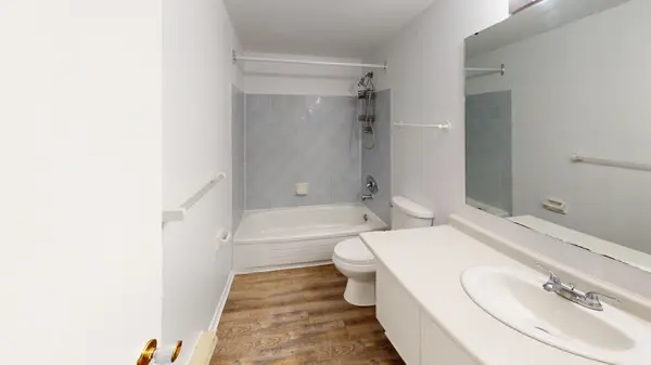 25 Meadow LN #304, Barrie, ON L4N 7K2