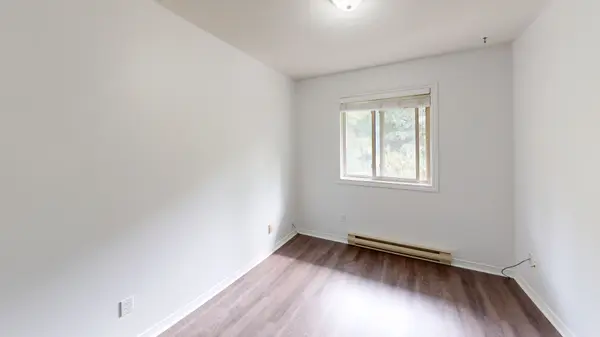 25 Meadow LN #304, Barrie, ON L4N 7K2