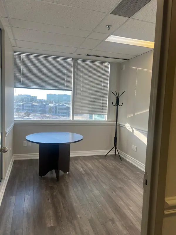 2800 Skymark AVE E #400, Mississauga, ON L4W 5A6