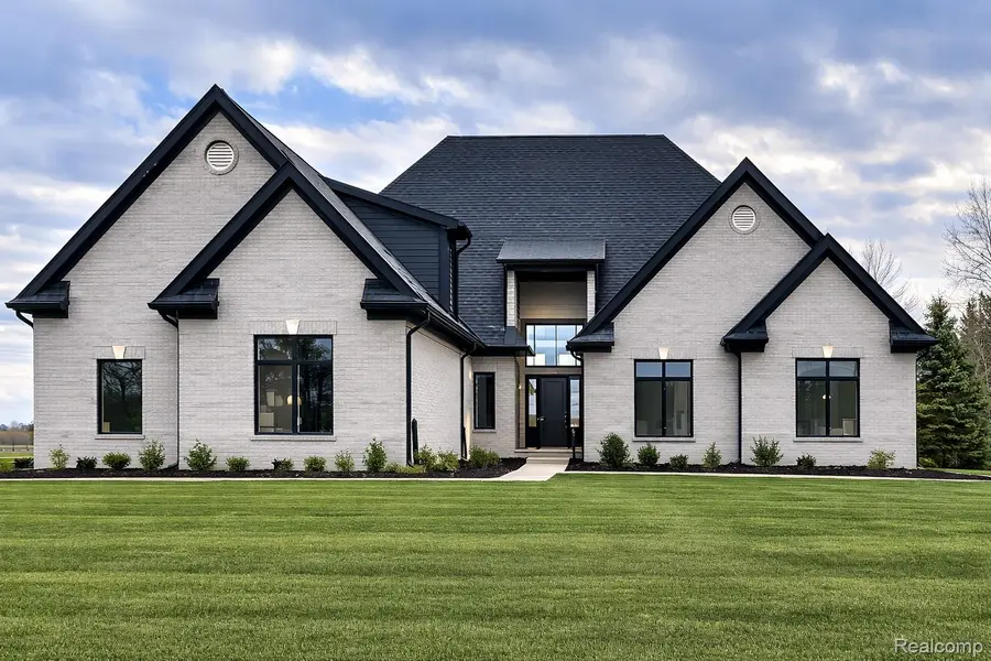 72859 SORREL DR, Bruce Township, MI 48065