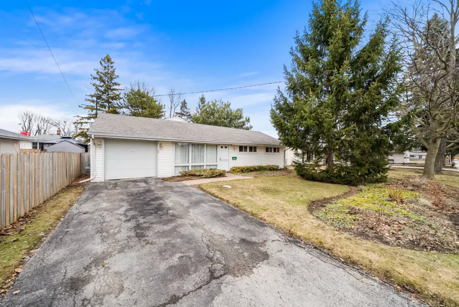 1002 Dunlop ST, Whitby, ON L1N 1T3