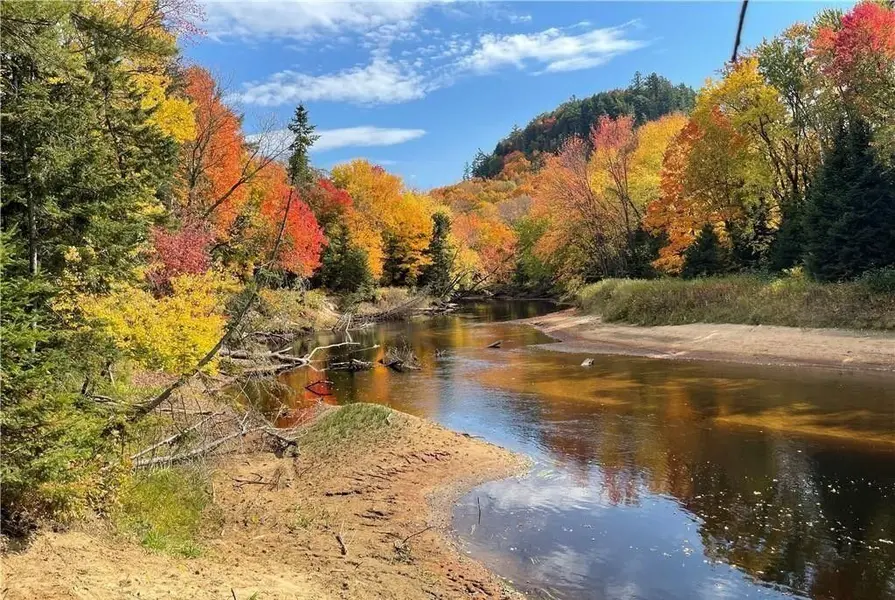 304 Old North RD N, Huntsville, ON P1H 2J4