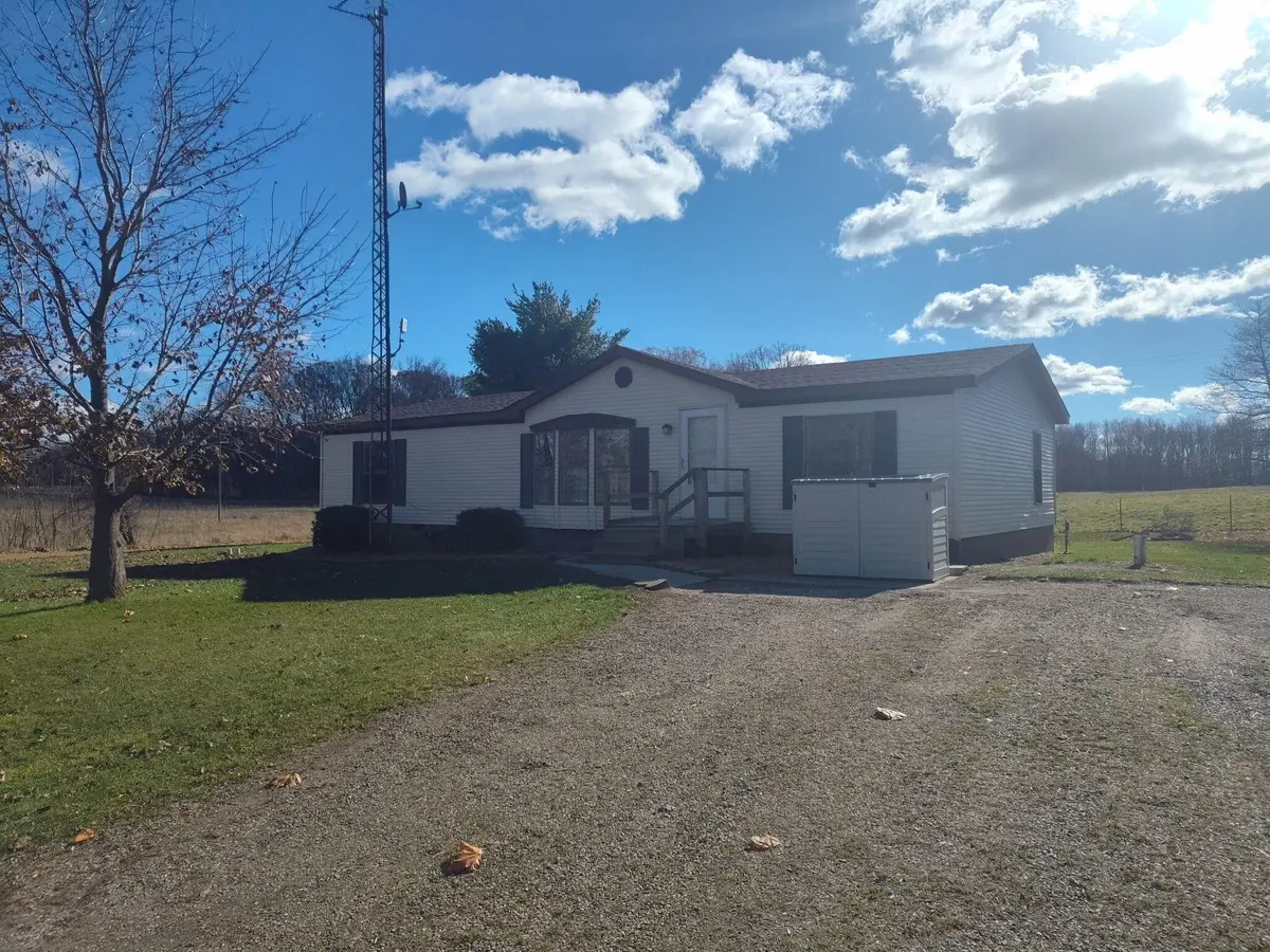 201 W Hatmaker RD, Bethel Twp, MI 49036