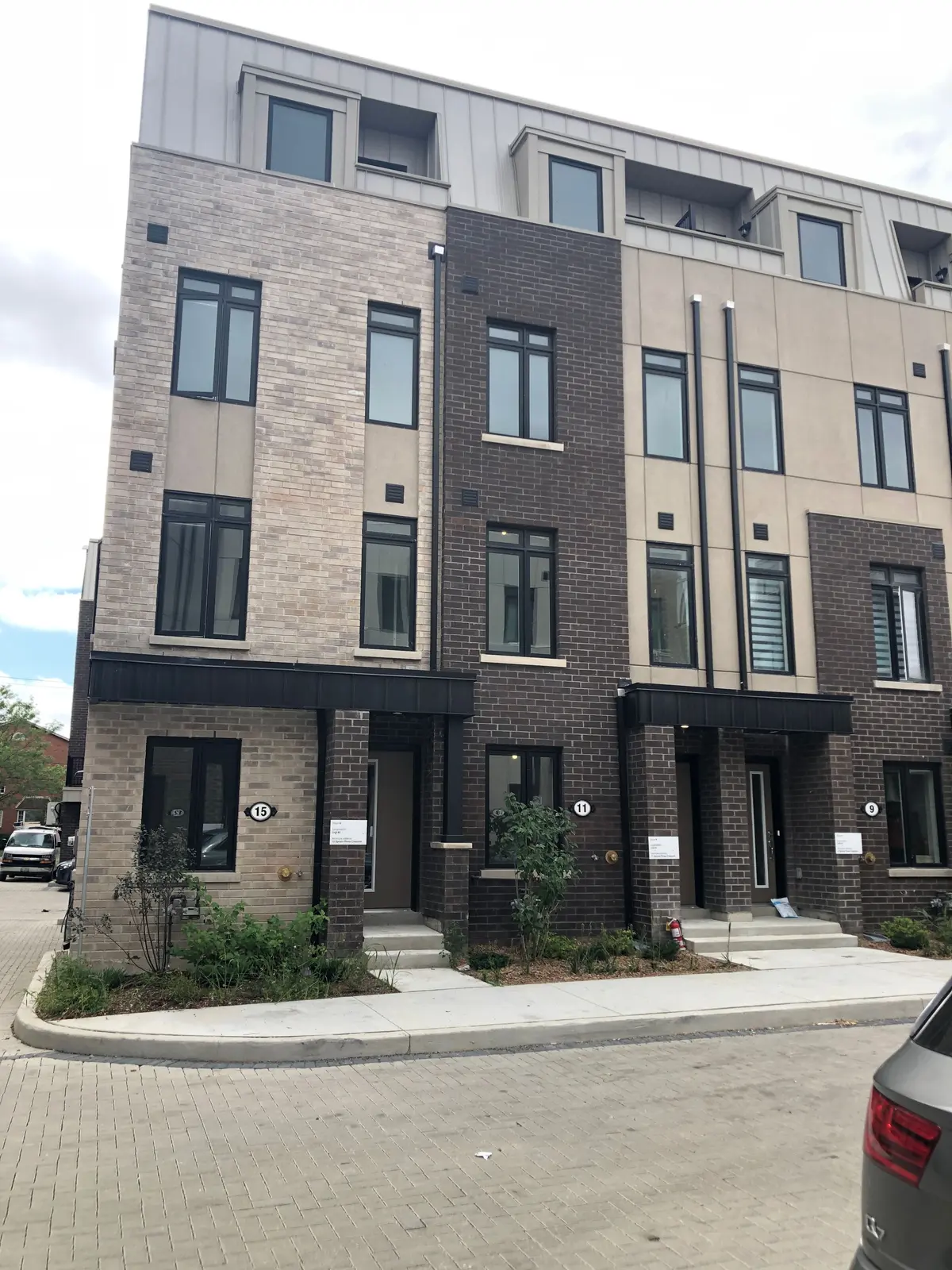 11 Spruce Pines CRES, Toronto C13, ON M4A 1C5