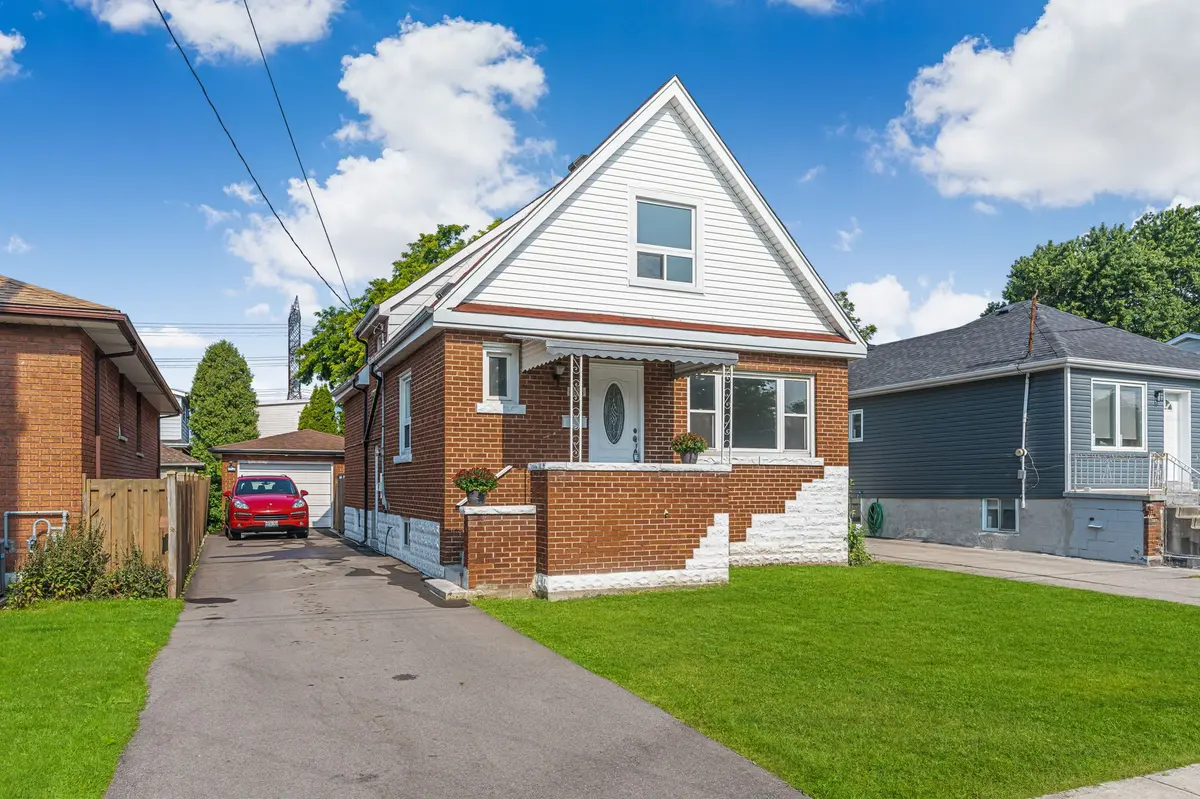 146 Craigroyston RD, Hamilton, ON L8K 3K1
