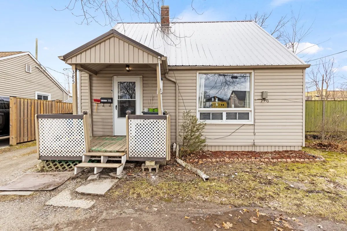 385 Crowland AVE, Welland, ON L3B 1X5