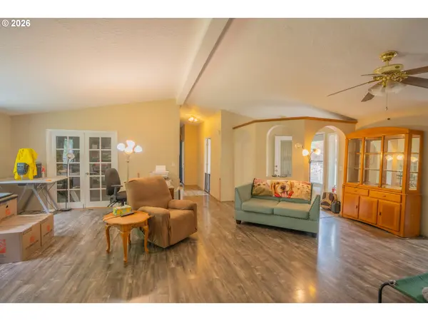 1371 HARLAN RD, Eddyville, OR 97343