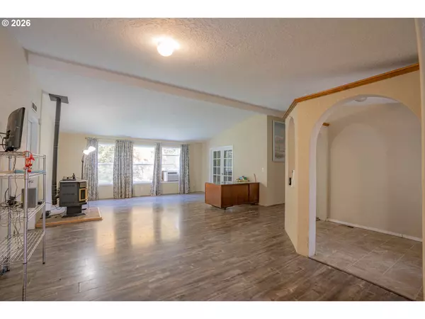 1371 HARLAN RD, Eddyville, OR 97343