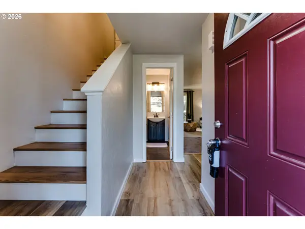 1432 FETTERS LOOP, Eugene, OR 97402