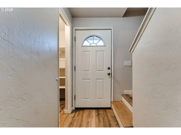 1432 FETTERS LOOP, Eugene, OR 97402