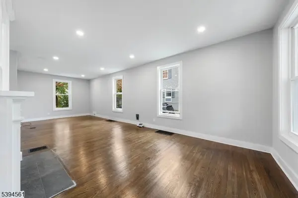 66 Leigh St, Clinton Town, NJ 08809