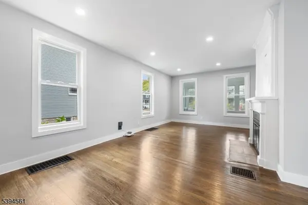 66 Leigh St, Clinton Town, NJ 08809