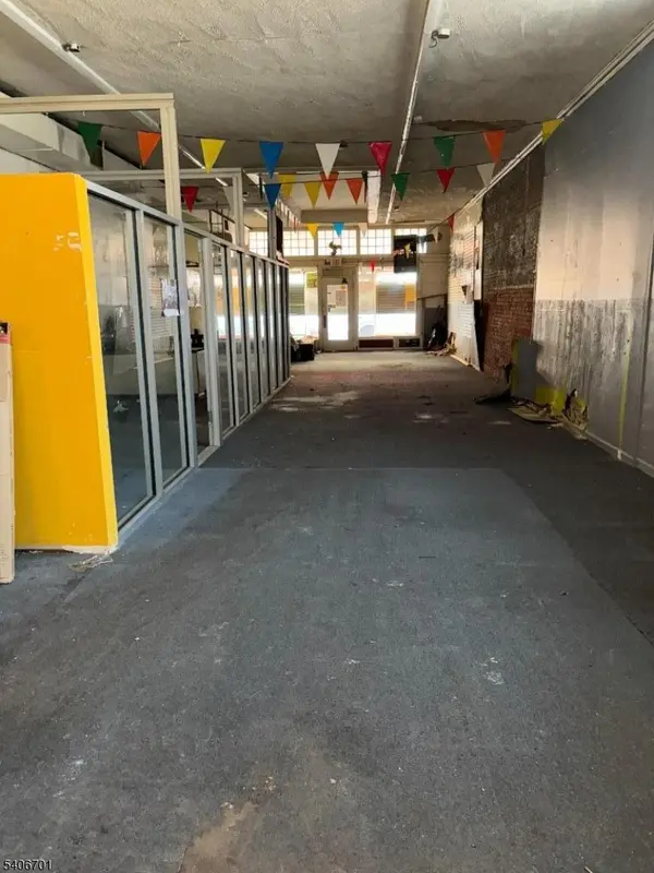 84 Ellison St, Paterson City, NJ 07505