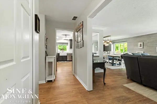 669 N Riverside AVE, St Clair, MI 48079