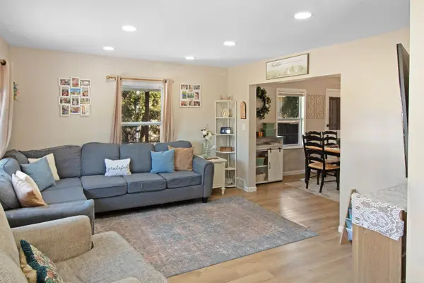 34720 W Maple ST, Memphis, MI 48041