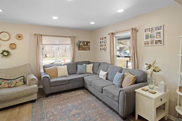 34720 W Maple ST, Memphis, MI 48041