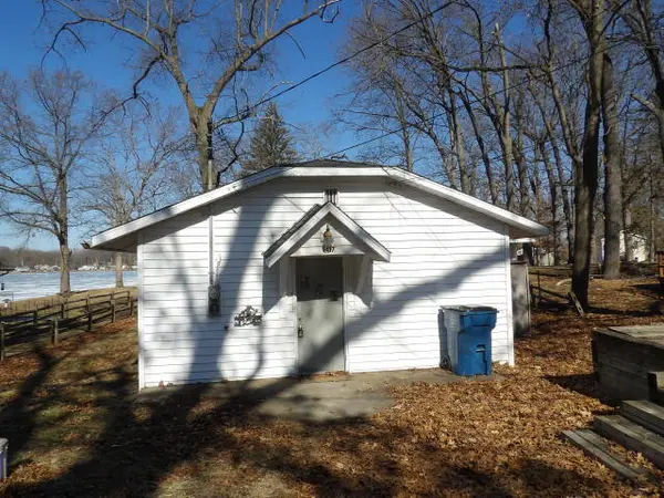 1417 Onagon BCH, Emmett Twp, MI 49014