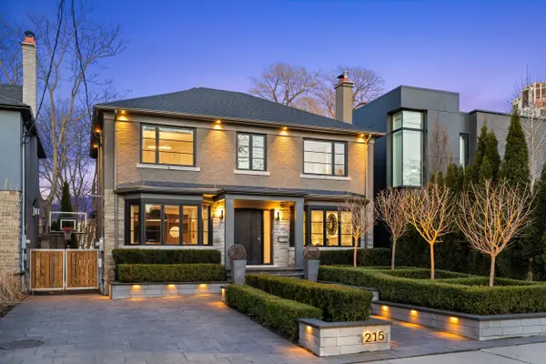 215 Lonsmount DR, Toronto C03, ON M5P 2Y6