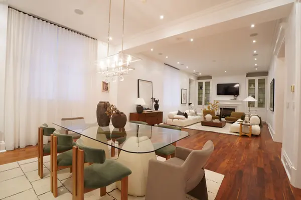 1 St Thomas ST #1A, Toronto C01, ON M5S 3M5