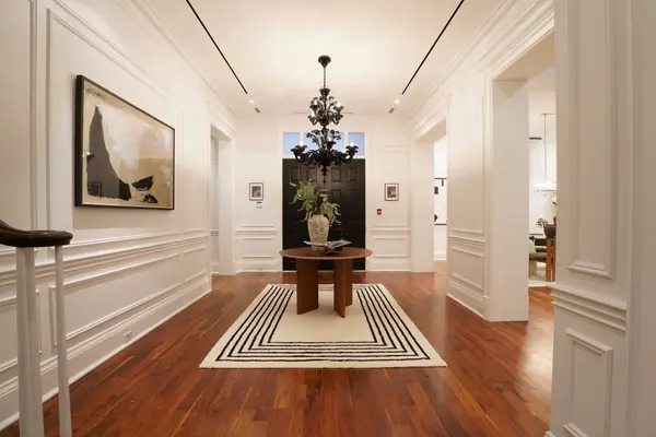 1 St Thomas ST #1A, Toronto C01, ON M5S 3M5