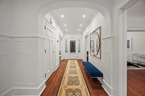 302 Russell Hill RD, Toronto C02, ON M4V 2T6