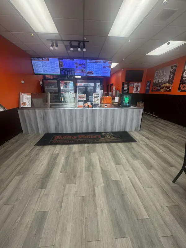 726 Kingston RD ##4, Pickering, ON L1V 1G4