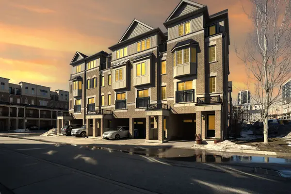 34 Pony PATH,  Oshawa,  ON L1L 0L1