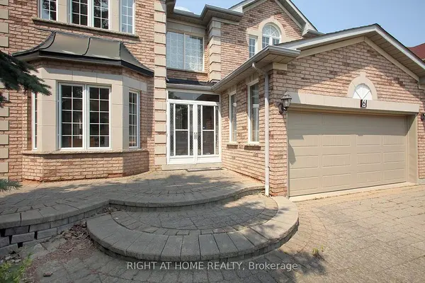 6 Pembrooke RD, Markham, ON L6C 2L2