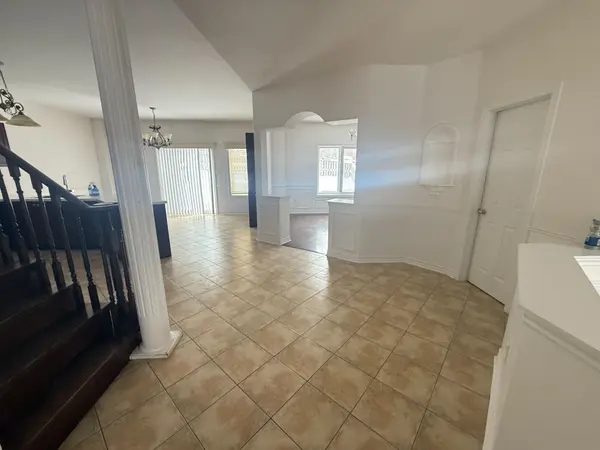 7 Black Ash TRL, Barrie, ON L4N 3K2