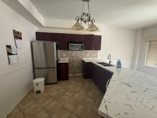 7 Black Ash TRL, Barrie, ON L4N 3K2