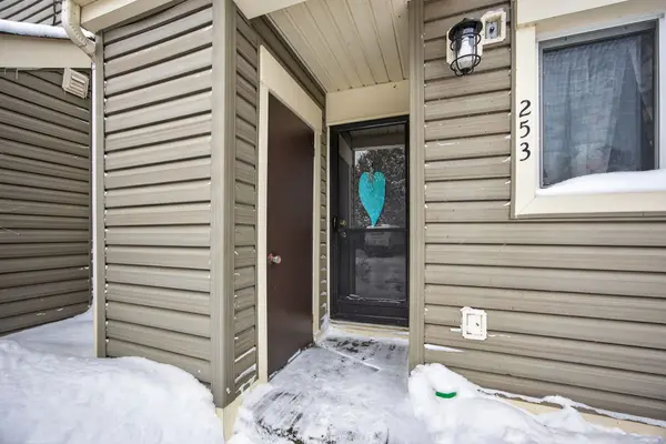 13 Harbour ST W #253, Collingwood, ON L9Y 5B4