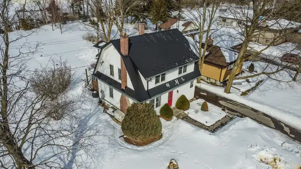 1 Wellington ST E, Kawartha Lakes, ON K0L 2W0