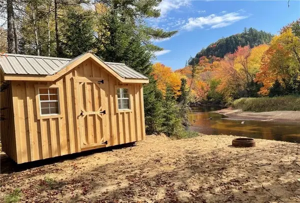 304 Old North RD N, Huntsville, ON P1H 2J4