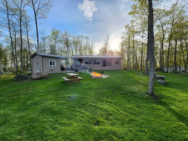 180 Lost Forest LN, Magnetawan, ON P0A 1P0