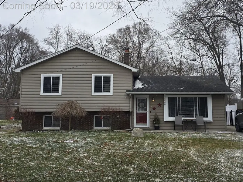 2909 Central BLVD, Highland Charter Township, MI 48380