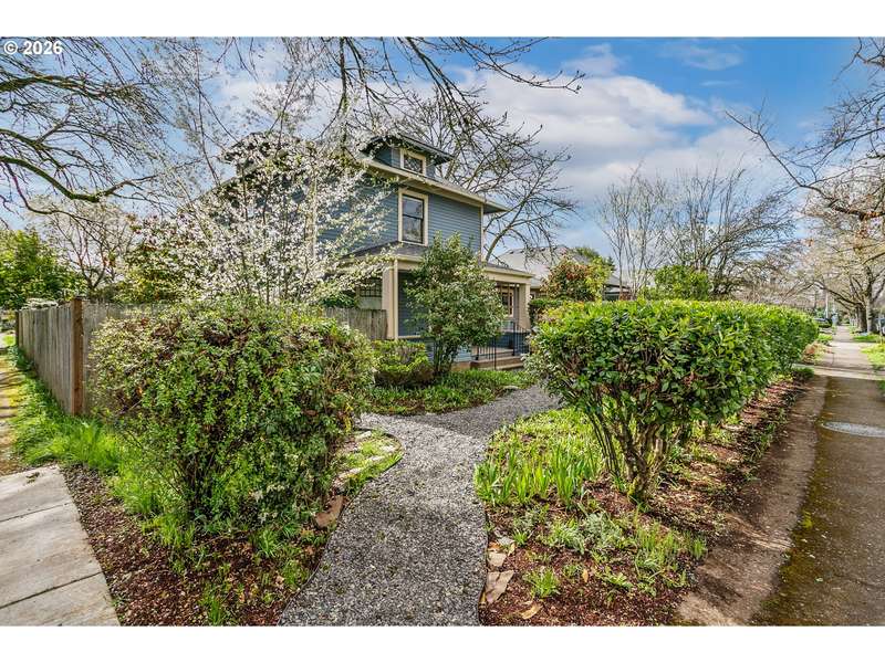 710 W 11TH AVE, Eugene, OR 97402