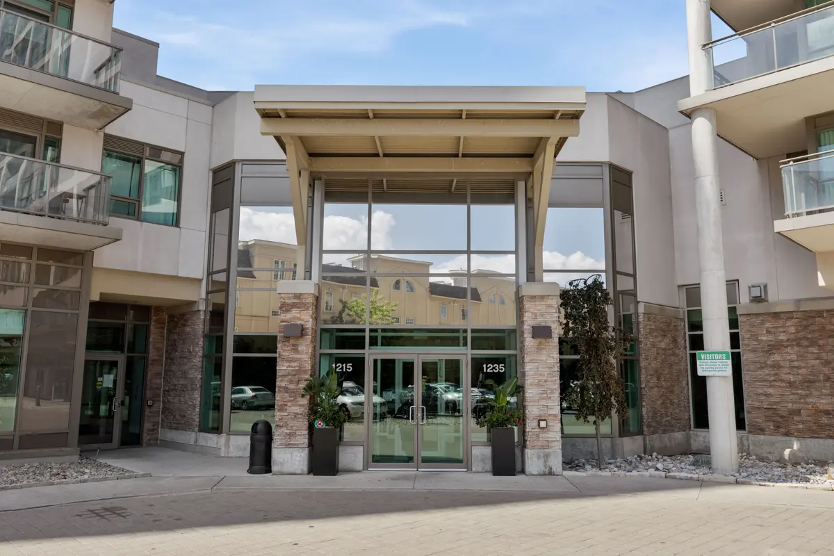 1235 Bayly ST #1415, Pickering, ON L1W 1L7