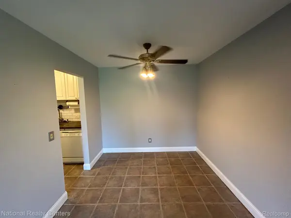 683 E Fox Hills DR #68, Bloomfield Hills, MI 48304