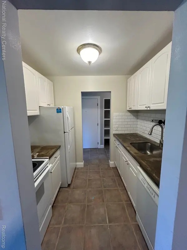 683 E Fox Hills DR #68, Bloomfield Hills, MI 48304