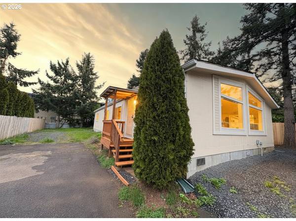 1524 S 8TH ST, Cottage Grove, OR 97424