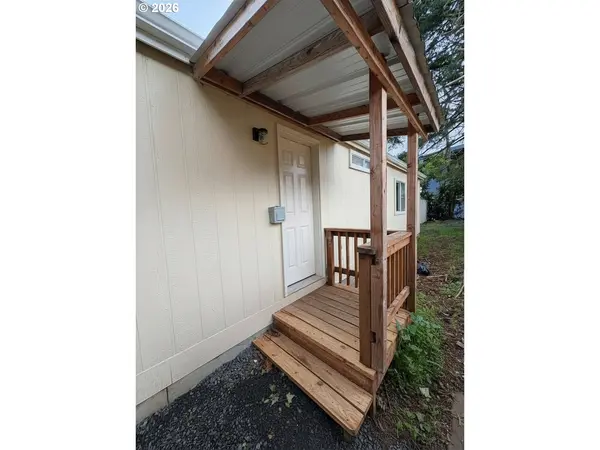 1524 S 8TH ST, Cottage Grove, OR 97424