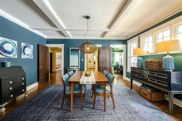 2204 6th Avenue, Fort Worth, TX 76110