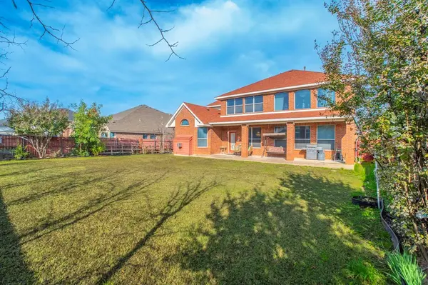 2335 Shackleford Trail, Grand Prairie, TX 75052