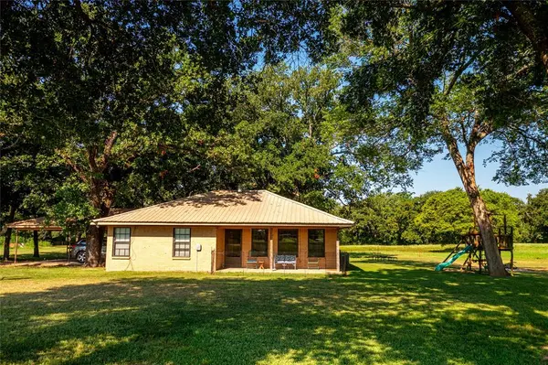 4542 Firemans Lane, Lone Oak, TX 75453