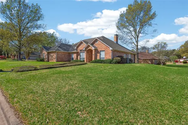 1106 Lonnie Drive, Athens, TX 75752