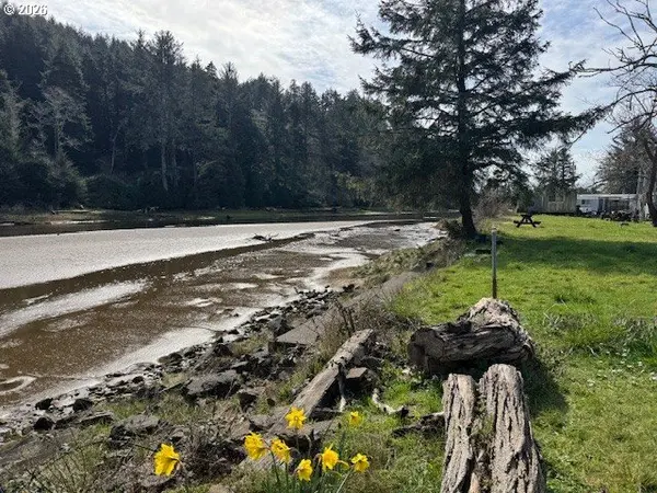 5142 SE Hwy101 #28, Lincoln City, OR 97367